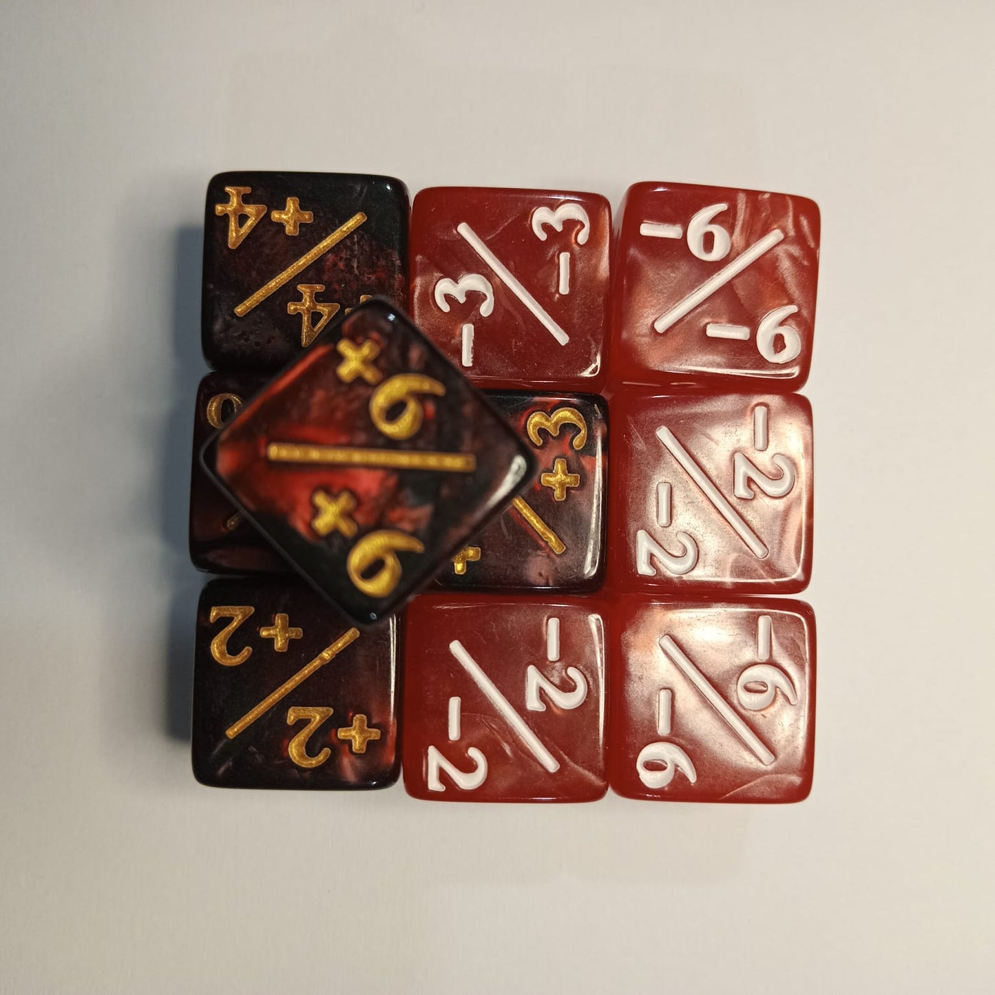 Set de 10 Dados 16mm Contadores MTG Matemáticas Perlados Opacos y Glitter